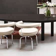 Стол 525 Table en forme libre от Cassina