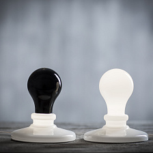 Настольная лампа Light Bulb от Foscarini